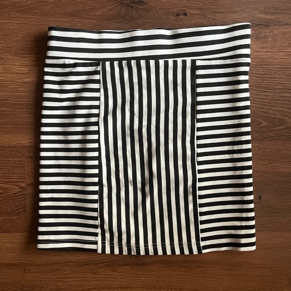 MINKPINK Dresses & Skirts - MINK PINK Striped Black and White Women's Mini Skirt